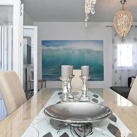 Appartement Awesome In Okrug Gornji Trogir