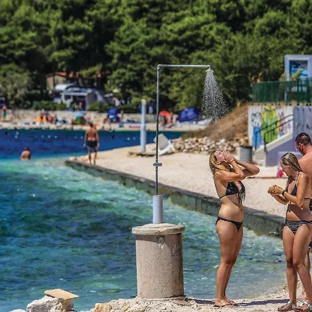 Awesome In Okrug Gornji *