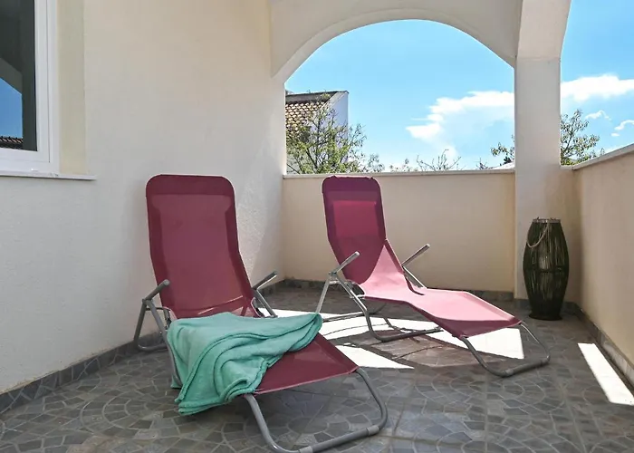 Awesome In Okrug Gornji Apartment