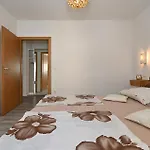 Appartamento Awesome In Okrug Gornji *