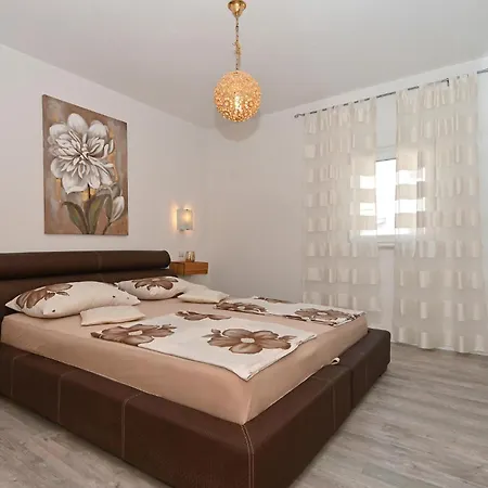 Awesome In Okrug Gornji 아파트 *