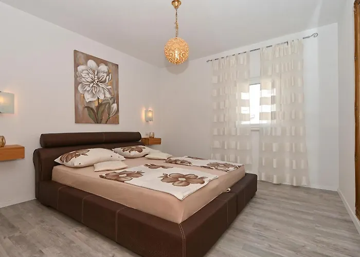 Awesome In Okrug Gornji Apartman *