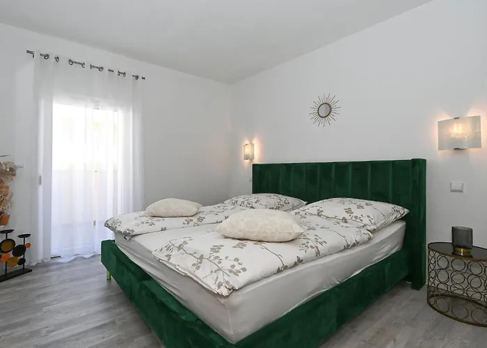 Awesome In Okrug Gornji Apartman *