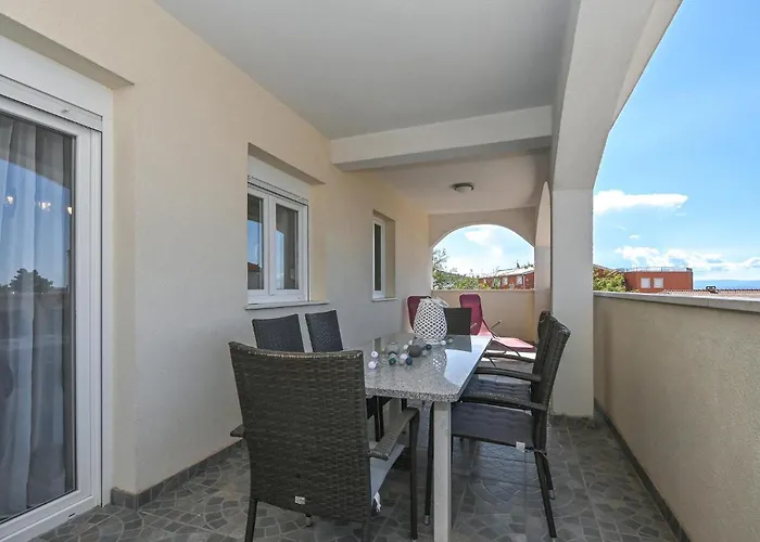 Awesome In Okrug Gornji Trogir
